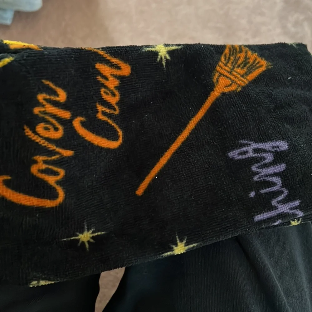 NWT 2pk Disney Hocus Pocus Movie Hand Towels